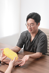 カン・デウォン 院長 1